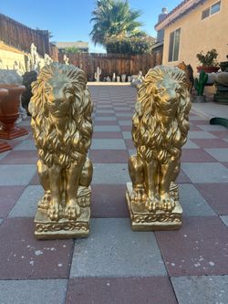 New Set Of Lions Made Out Of Cement