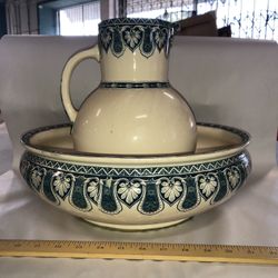 Antique Pitcher & Wash Bowl Lierre U&C Sarregumines France