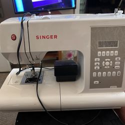 Singer  7470 Confidence Sewing Machine