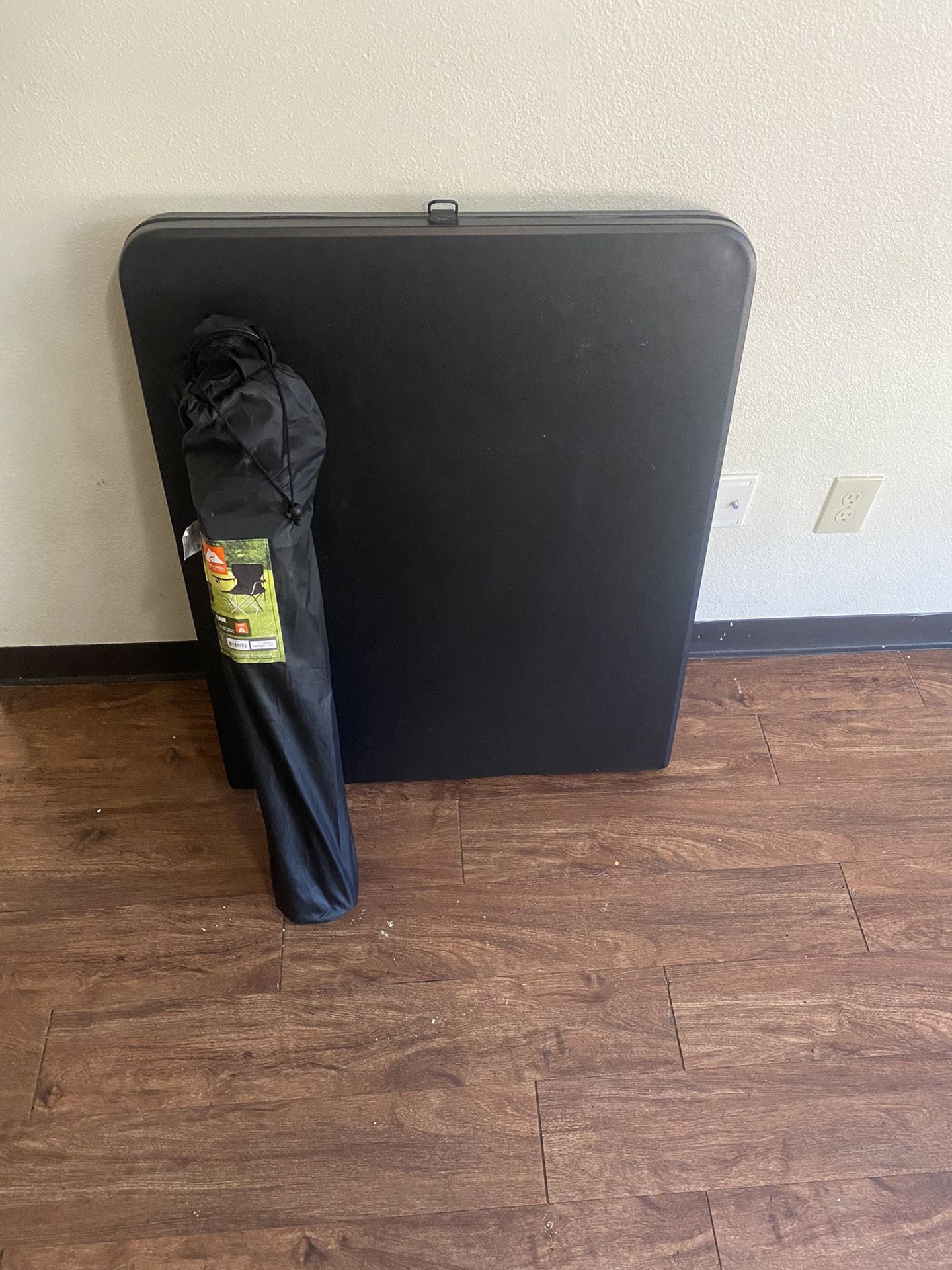 Folding Chair And Table 