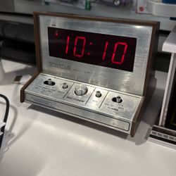 Vintage 70’s SPARTUS Solid State Red Digital LED Alarm Clock 21-3004-500 Tested