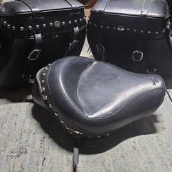 Harley davidson mustang seat and matching boss saddle bags