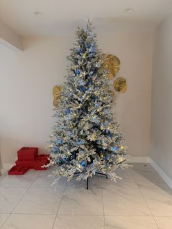 Christmas Tree 90$