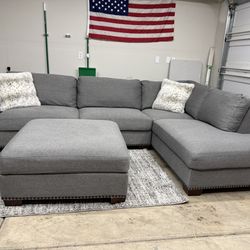 Thomasville Gray Sectional Couch w/ Matching Ottoman