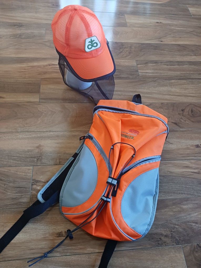 Dupont Pioneer Hydration Backpack 
Hunter Safety Orange Black 
With Hat 
