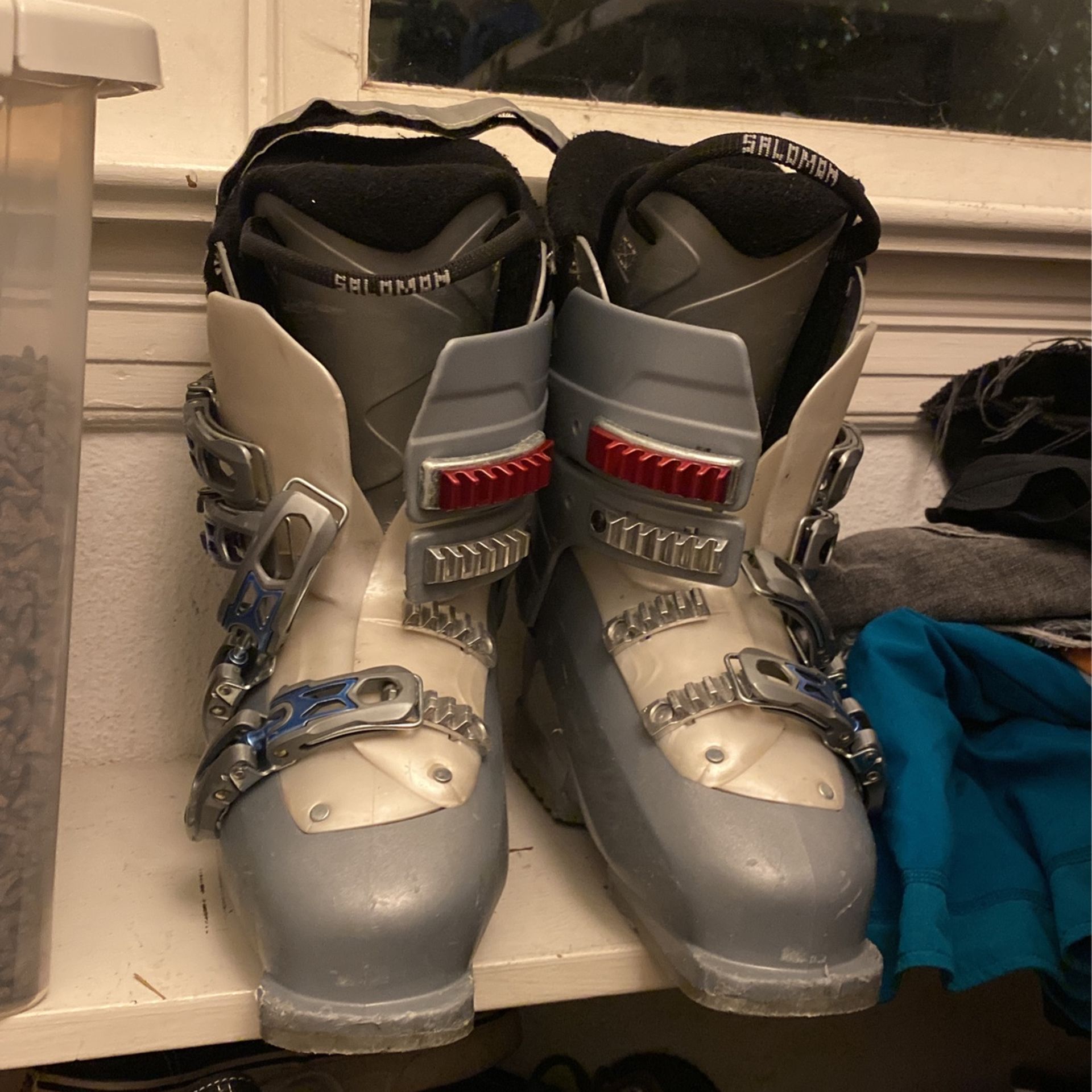 Salomon Ski Boots - Used Size 8