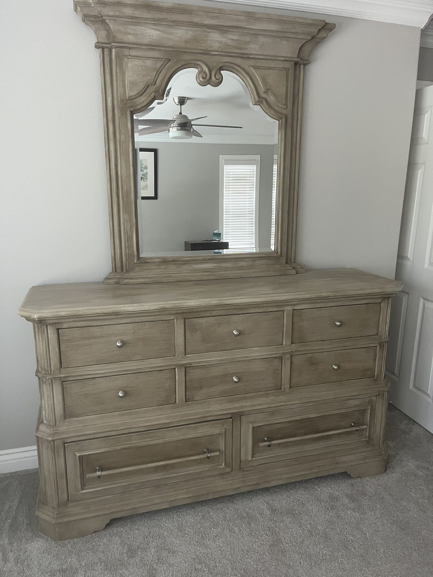 2 Piece Dresser And Mirror