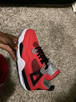 Jordan 4s toro bravo