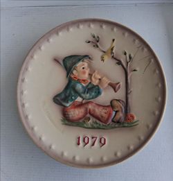 HUMMEL  PLATE 1979