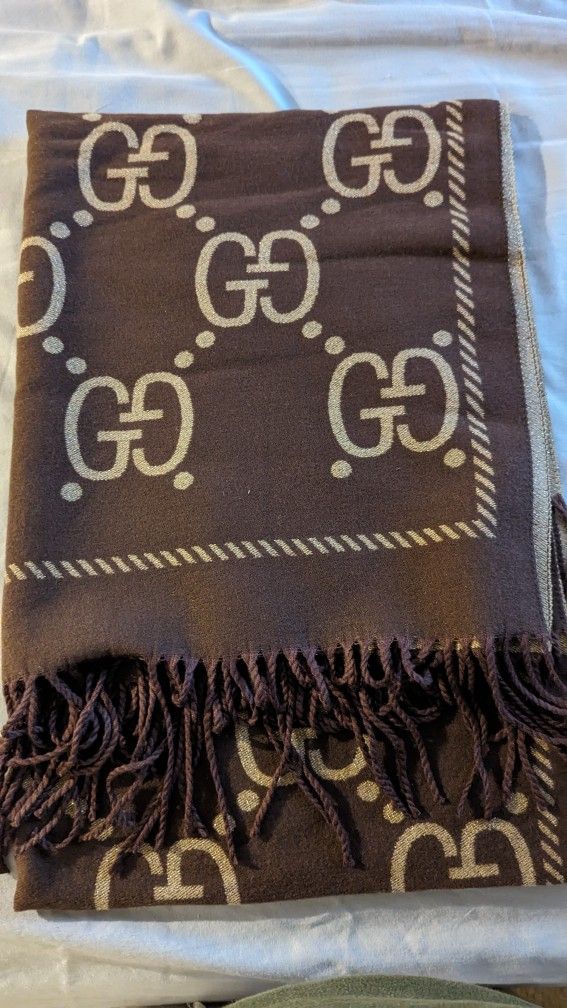 Gucci Scarf Woman