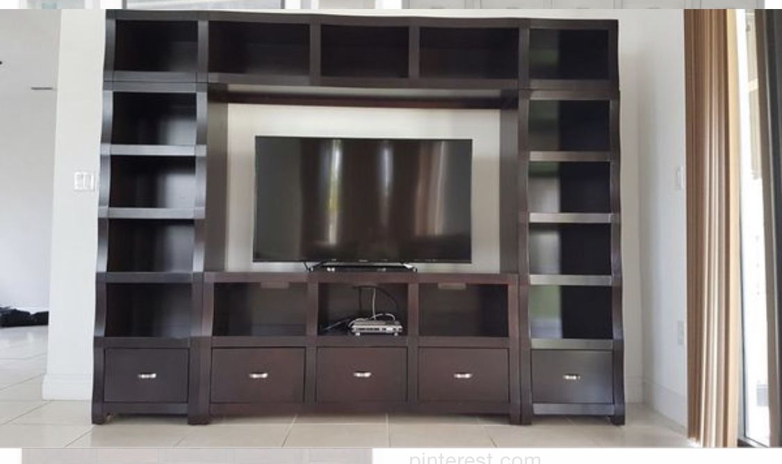 Wall unit entertainment system