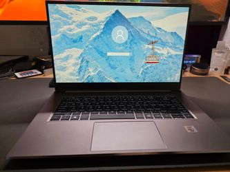 HP Zbook  G7 Studio with FREE extra battery included!!!!