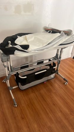 Bassinet, makes noise and swings
