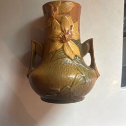 Roseville Pottery Vase - 106-7”