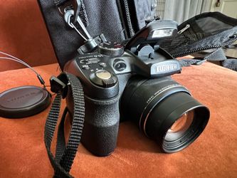 fuji finepix s1000fd digital camera fujifilm 10mpxl works great!