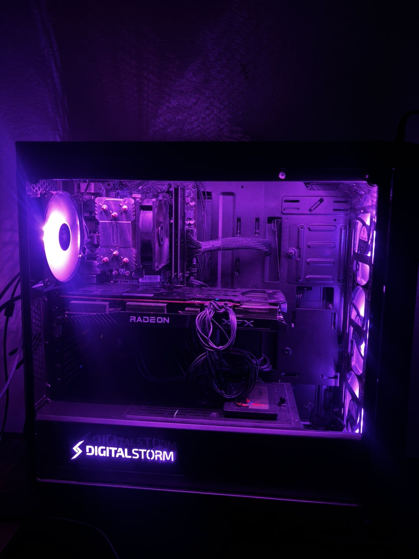 i7 9700F + Raedon 6700 XT Speedster + 32 GB Ram + 1 TB