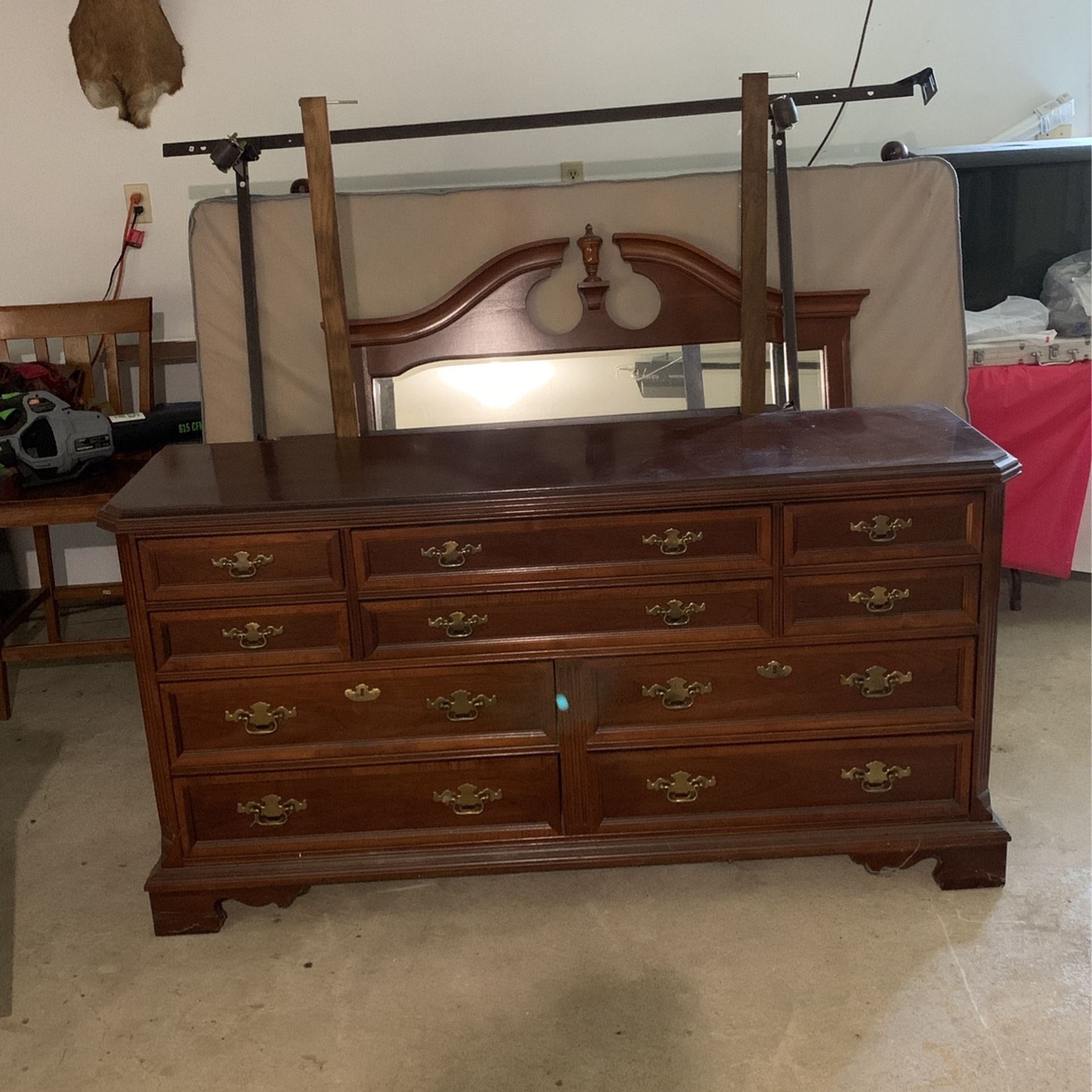Dresser Headboard Mirror Bed Frame Box Spring