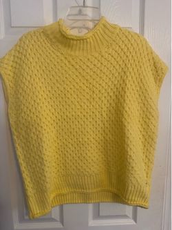 Butter Yellow Textured Knit Mock Neck Sweater | Short Sleeve | Size Large
