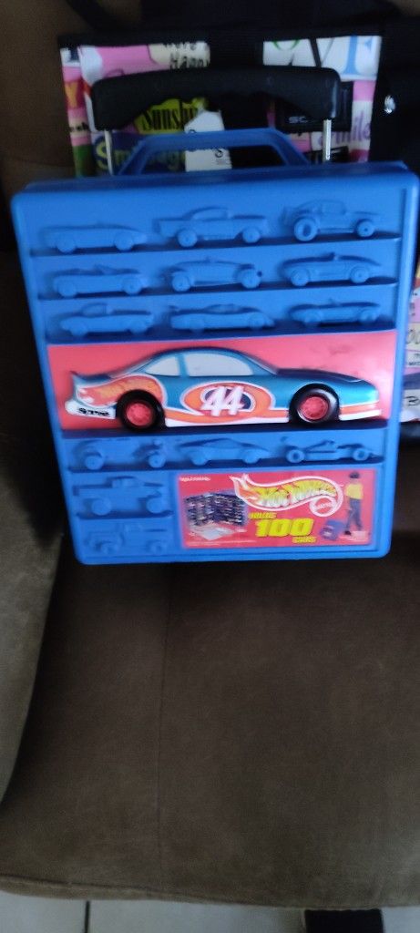 Vintage 1997 Hot Wheels NASCAR Case