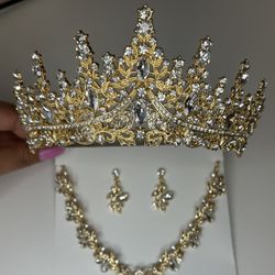 Gold Crown Set