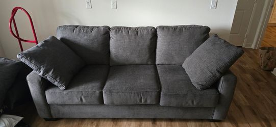 Sofa for sale (Stairatt Sofa from Ashley)