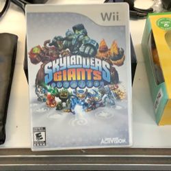 Skylanders Giants Wii DVD 