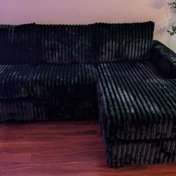 New Sectional Couch with Comfy Chaise! Free Delivery 🚚!