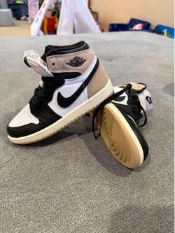 Air Jordan 1 High Boys Size 13C – Like New