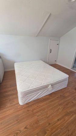 Queen matters & box spring