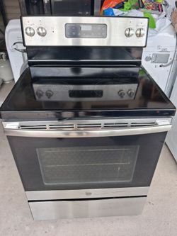 GE 30" Free-Standing Electric Range, Model : JB645RK4SS