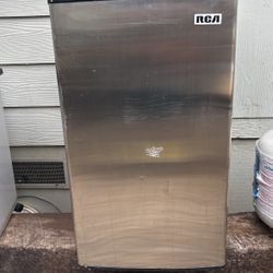 Mini fridge