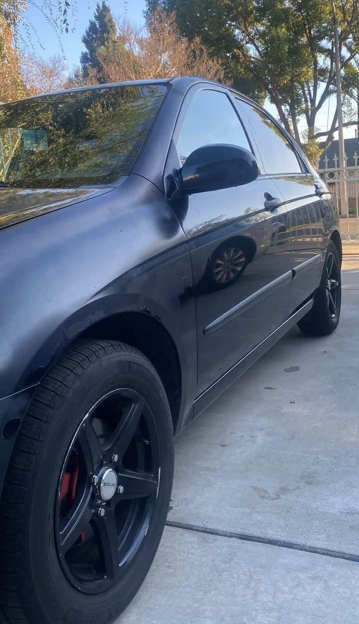 2005 Kia Spectra Corre Muy Vien Todo Le Trabaja Ac Sopla Frío Solo Interesados Serious 