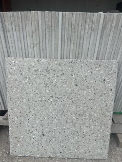 Floor tile