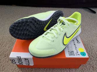 Nike Boys Soccer Cleats - 4Y