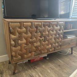 Jerome’s Tv Stand