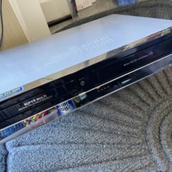 Lg DVD & VHS Player. Recording. No cables, no remote. Guarantee it works.