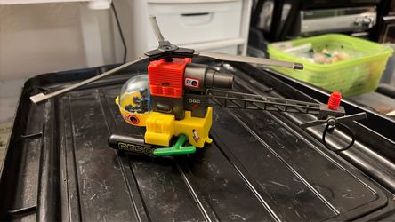 Vtg Bell 47 helicopter wind up