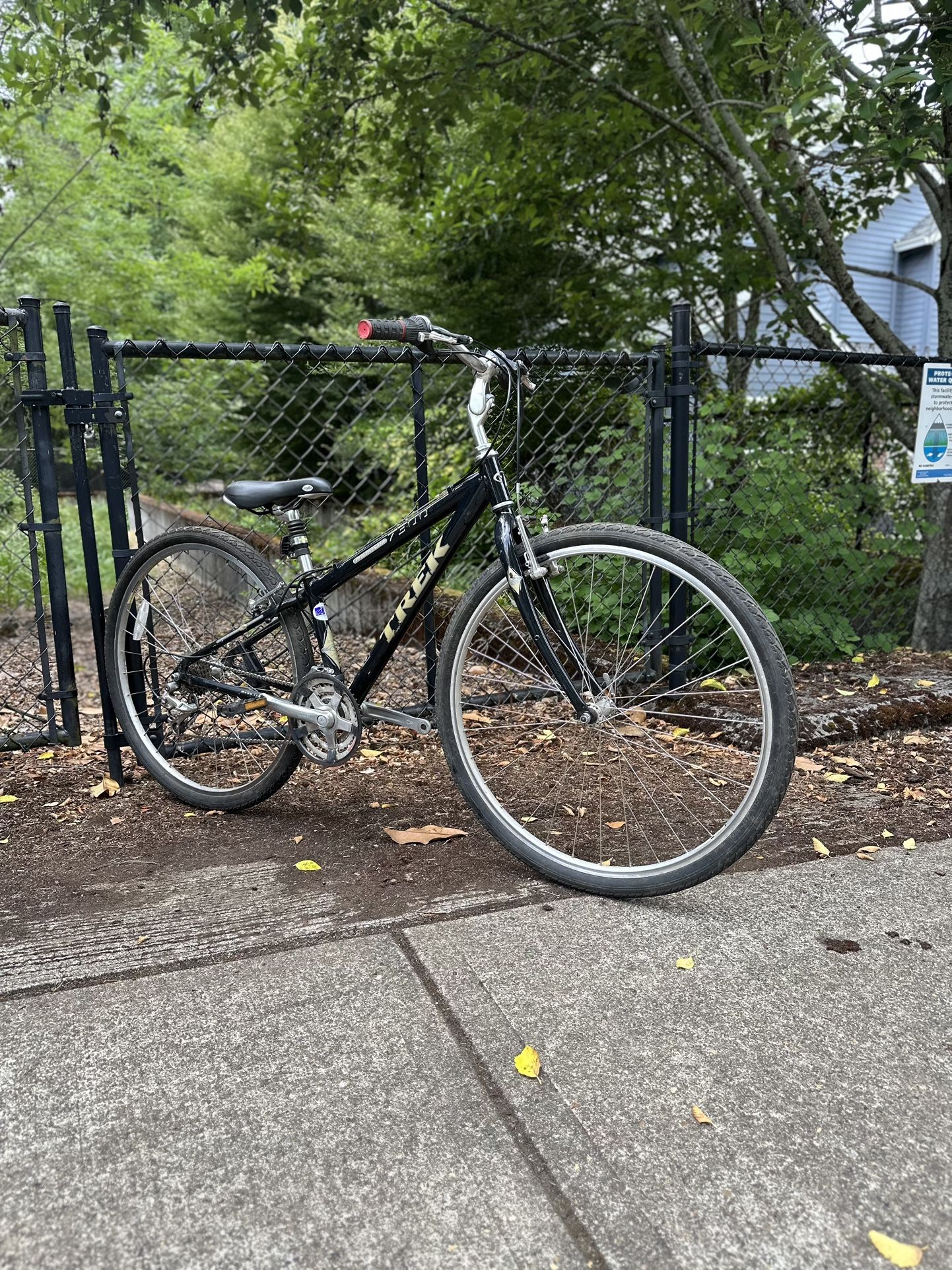 Trek Hybrid Bike