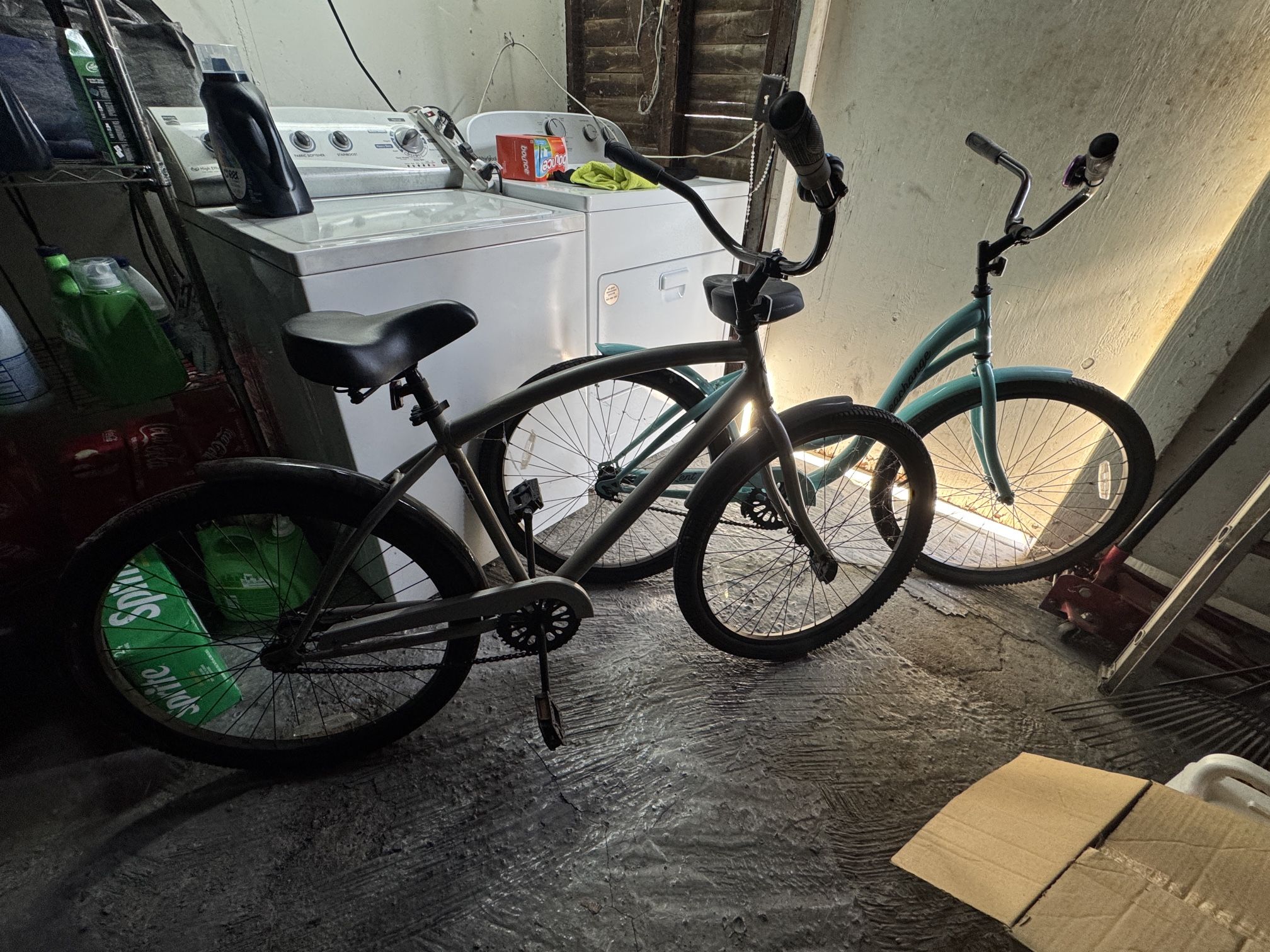 2 Beach Cruiser Bicycles And Car Rack Combo