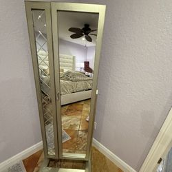 Mirror Jewelry Holder 