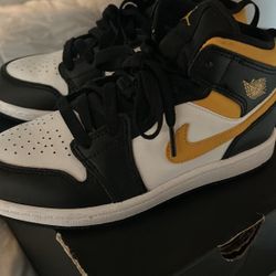 Air Jordan 1 Yellow And Black Size 2