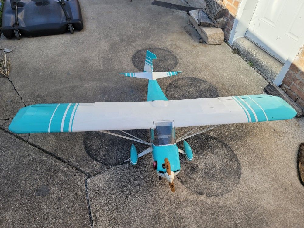 5ft By 4ft Rc Airplane for Sale in Chicago, IL OfferUp