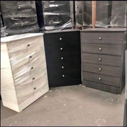 New 5 Drawer Dressers 