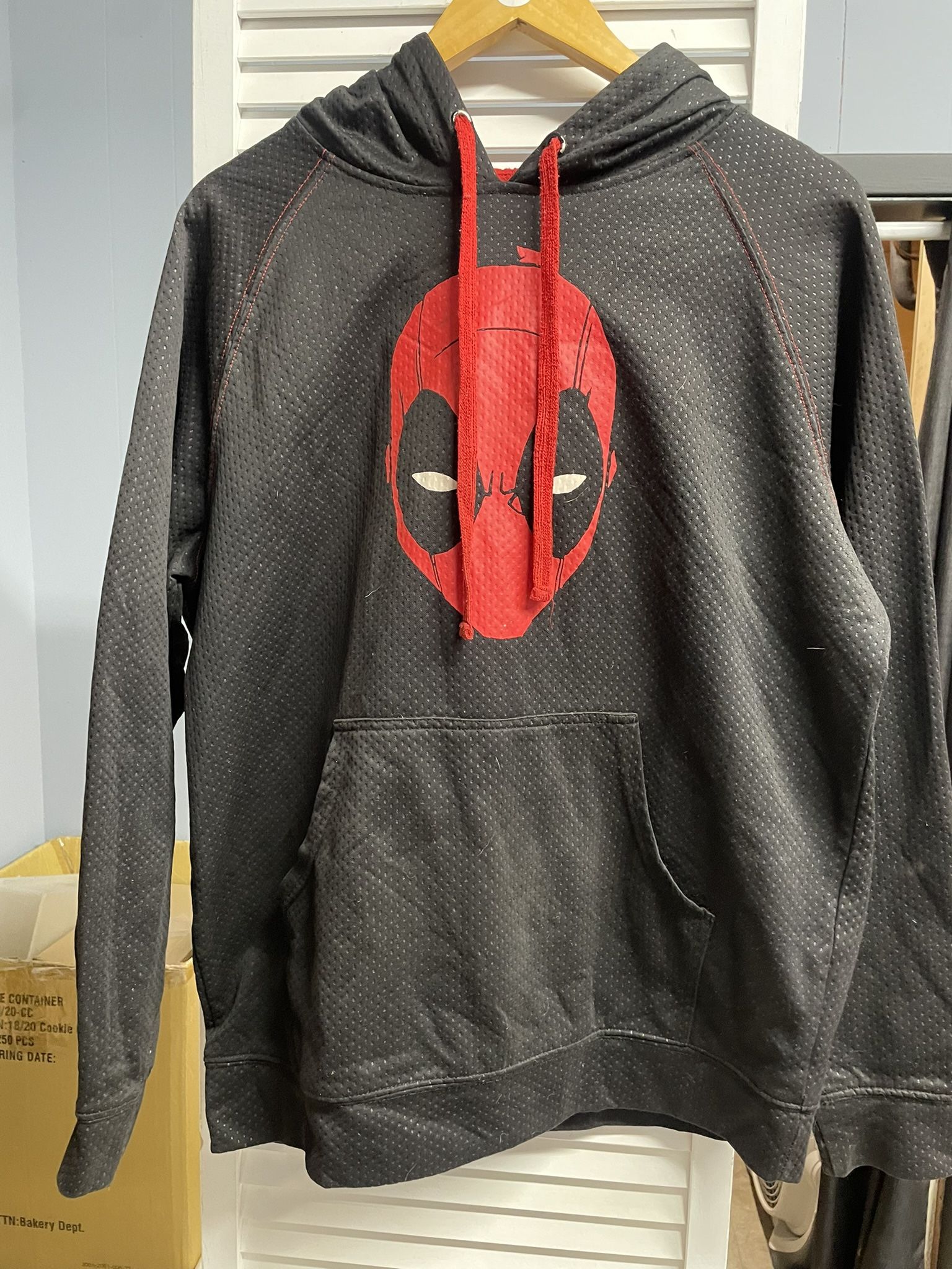 Dead Pool Hoodie Medium