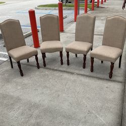 4 Chairs 