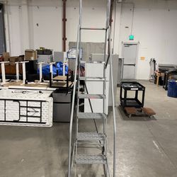 LA WAREHOUSE CLOSING SALE - (2) ULINE 7-STEP NARROW AISLE LADDER