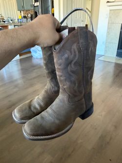 JUSTIN BOOTS SIZE 7