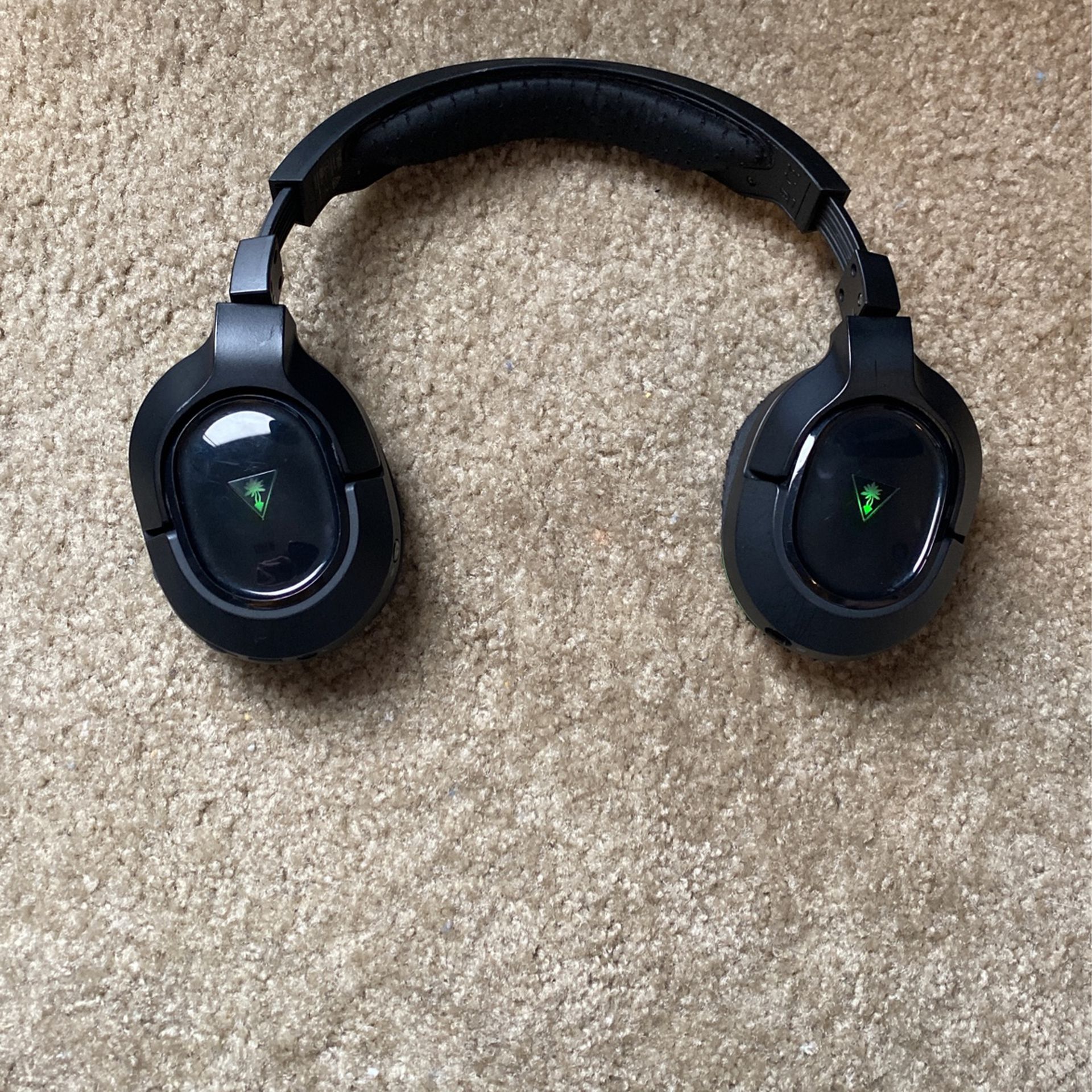 (Price is negotiable )Turtle beach Stealth 420x wireless gaming headset for xbox one 