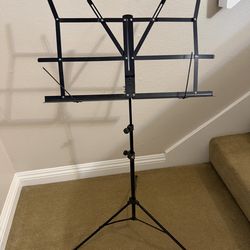 Adjustable black metal music stand