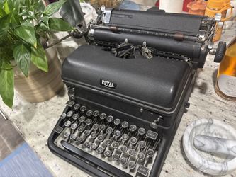 Royal Vintage Typewriter
